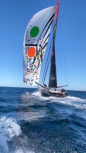 Sarah Morris Instagram - I ❤️ Spinnakers @borisherrmannracing @team_malizia