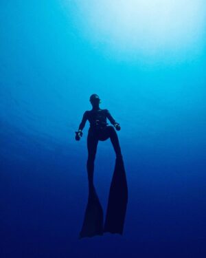 Sarah Morris Instagram - I ❤️Lou. My nephew talks nonstop and I can only imagine his interior monologue underwater. He was taught to free dive by my brother ( pictured last).