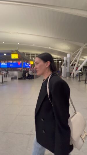 Sarah Morris Instagram - ❤️Little birds at JFK