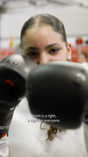 Sarah Ourahmoune Instagram - Sport is a right for everyone.
Even though there’s still a lot to be done, with our ambassador @sarah_ourahmoune, we wanted to thank all those who work every day to make things happen and make this possible!
-
Le sport est un droit pour toutes et tous. 
Même s’il reste encore beaucoup à faire, avec notre ambassadrice @sarah_ourahmoune, nous voulions remercier toutes celles et ceux qui œuvrent au quotidien pour faire bouger les choses et rendre cela possible !
-
#iwd2024 #JournéeDesDroitsDesFemmes #8mars