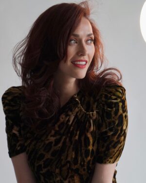 Sarah Power Instagram - Finally did a shoot with my very talented bud @anthonyfascionephotography 💖 makeup and hair by dream team @makeupbydianemazur and @haircules__ 💗💗