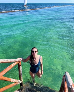 Sarah Rotella Instagram - Had a great time poolside in Cancun 💙🧢🐟🫐🩱🌊🏝️