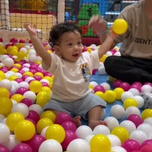 Saran Sirilak Instagram - วันเกิดน้องโฮมส์🎂..ปะป๊าพามาเล่นนอกบ้านครับผม🥰