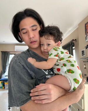 Saran Sirilak Instagram - สภาพ!!!เมื่อคุณทำงานเลิกดึก..แต่คุณต้องตื่นมาเลี้ยงลูก🤣
#น้อนโฮมส์