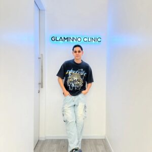 Saran Sirilak Instagram - วันนี้พาน้องโฮมมา @glaminnoclinic สาขาใหม่ที่ราชพฤกษ์..ใครอยู่แถวนี้ก็แวะมากันนะ..ใหญ่เบ้อเริ่มเรย😁😁😁