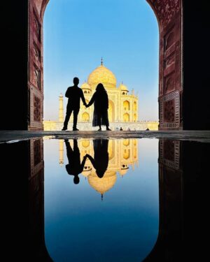 Saransh Goila Instagram - Photos you get when a tour guide who took Trump and Trudeau for a tour takes you 😸 It's all about knowing your spot and turning up at 5am. Well we may be at the Taj Mahal, a monument to love and for love, but let's be honest, the real beauty from my eyes in these pictures is you. Happy Birthday, @divssrao hope your birthday was a wowowow! Also, Eid Mubarak doston!

Thank you @oberoiamarvilas for unforgettable views and a dinner under the stars 🤩 to remember. Hospitality unmatched 🏆

📸 By our tour guide @nitin_taj