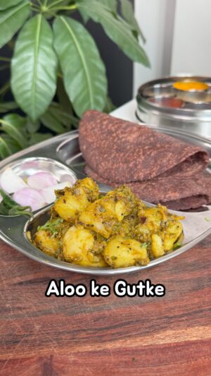 Saransh Goila Instagram - I believe in one saying - No matter what’s going on in your life there’s some form of POTATO that can make it better! Pahadi Aloo Ke Gutke is a dish from Uttarakhand in India. It is a popular Kumaoni dish which is served with madua ki roti. The highlight of this recipe is the use of JAKHIYA which is a wild local mustard seed found there. Have you ever tried this recipe or any dish from Uttarakhand batao? 
. 
. 

Aloo ke Gutke

300g Boiled potatoes, peeled & diced 
1tbsp Coriander seeds 
2 Green chilies 
A handful of fresh coriander 
1 inch Ginger, peeled 
Crush everything well into a coarse paste 

1 tbsp Mustard oil 
2 Dried red chilies 
1/2 tsp Jeera 
1/4 tsp Hing 
1 1/2 tsp Jakhiya 
Add the coarse paste 
& mix everything well 

1 tsp Red chili powder 
1/2 tsp Haldi powder 
1/2 tsp Garam masala powder 
Salt to taste 
1/4 cup Water 
Mix everything well 
Add the diced potatoes 
& cook till all the water has evaporated 
Look at that 😍

Garnish with chopped coriander 

Delishaaas 🔥🔥
