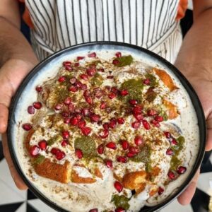 Saransh Goila Instagram - Ever tried a Dahi Bhalla or Vada made with Paneer and not with dal? Can trust Varanasi to surprise us with unique chaats and all are absolutely top notch. While the classic is a fresh chenna wada we made it with store bought malai paneer and made a kofta out of it. Varanasi is one of my favourite cities to have travelled to on a 20,000km road trip in 2012. Will you like to try these soft and melt in your mouth Delishaaas koftas or chenna wadas? Any unique street food recipes you'd like me to try? 
.
Paneer Kofta Chaat

Eat some paneer first 🤌🏻
250g Malai paneer 
2 Boiled potatoes 
1 Green chili, chopped 
1/2 tbsp Ginger garlic paste 
Salt to taste 
1 tsp Red chili powder 
1 tsp Black pepper powder 
1/2 tsp Black salt 
1 tsp Jeera powder 
A handful of Coriander, chopped 
1 tbsp Corn flour 
Mash & mix everything well 

Shape the koftas as shown 
Crush some ice 
Add ice to 200 hung yogurt 
Crush some bhuna jeera 
Add 1 tsp to the dahi 
Black salt to taste 
1/2 tsp Red chili powder 
Salt to taste 
Sugar to taste 
Mix everything well 
Look at that 😮‍💨🤤

Fry the koftas till GBC 🔥
Crush them 
Look at that 🥹🔥
Generously top it off with dahi 
Meethi chutney 
Green chutney 
Chopped ginger 
Anar 
Jeera powder 
Chaat masala 
Delishaaas 🔥🤌🏻