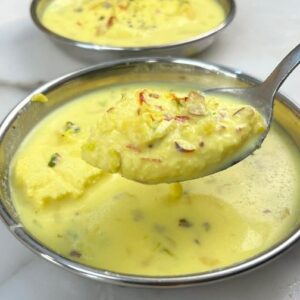 Saransh Goila Instagram - Which is your favourite Rasmalai ki dukaan Aaj bata hi do! Dost Shivesh loves Gulab (which is also one of my favs) If you don't have a good mithai wala near your home this Holi, you can use this recipe!!! Please use only 100% natural or organic edible Reetha to add to syrup :) and don't use excessively!
 
.
.
Rasmalai 

For the Ras 

1.5ltrs Full fat milk 
1/2 cup Sugar 
45g Almonds, sliced 
45g Pista, chopped 
Mix & bring to a simmer 
2tbsp Soaked kesar 
1/2 tsp Cardamom powder 
Mix well 
Look at that 🤤😍
🤤🤤🤤

2ltrs Boiled milk 
2tsp Vinegar 
Mix well till the milk curdles 
Add a few ice cubes 
Strain the chenna 

Catches win matches 🕺🏻🕺🏻

Massage the chenna for 10 minutes 

Shape the malai 
Add the malai to sugar syrup gently 
2tbsp Reetha water 
& gently boil the malai for 10 minutes 
Look at that 😍 

Dunk the cooked malai in the ras 
Cool it in the fridge 

Delishaaas 🤤🤤🤤