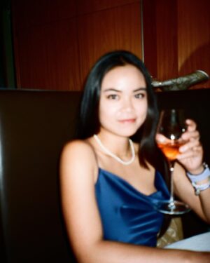 Sari Arambulo Instagram - music for a seafood restaurant 🎞 🦀 🍷