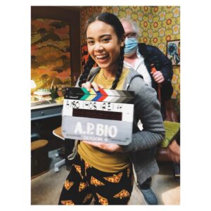Sari Arambulo Instagram - hi so @apbiopeacock S4 has been out for a minute ~ how r we feeeeeling 🕺🏻 keep streaming away friends! also here’s grace’s wee lil head ok bye