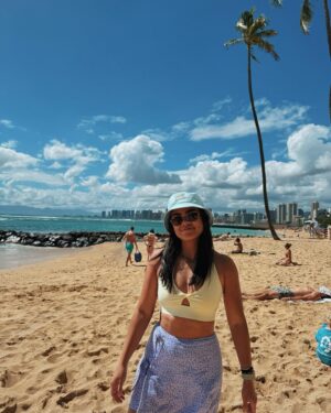 Sari Arambulo Instagram - ski, ski, ski, surf !! 🤙🏽🏄🏻‍♀️