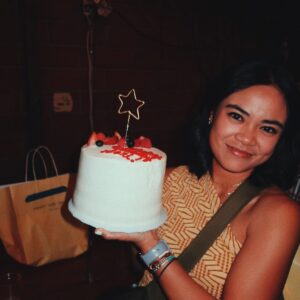 Sari Arambulo Instagram - proceeds to play high school   college for the foreseeable future 🕺🏻 happi camper happi heart happi bday week! 💛