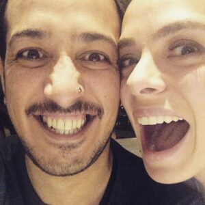 Sarp Apak Instagram - Özge ablaaağ dizilerde beni de oynatt 📢📢 diziniz tuttu tabi..iyisin tabiii.. @ozpirincci