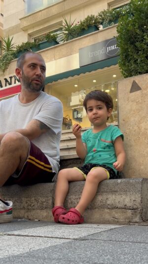 Sarp Bozkurt Instagram - - Eğer yorulduysan seni kucağıma alayım oğlum
- Yok baba seninle oturmak da eğlenceli 
- Seninle oturmak da eğlenceli
- Hı hı