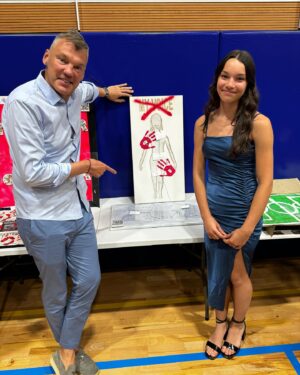 Šarūnas Jasikevičius Instagram - Middle school graduate!!!Very proud of you Aila!!!