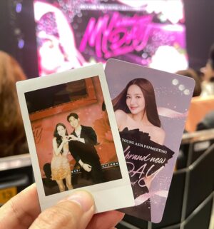 Sarunsathorn Tanawatcharawat Instagram - ตั้งแต่ดูผลงานนูน่ามินยอง @rachel_mypark รักมั้ยนะเลขาคิม ก็โดนตกวันนี้ได้มาเชียร์อีกใจฟูสุดๆเลยครับ 😊 แล้ววันนี้พี่ชายก็เก่งสุดยอดมากๆอีกด้วย @omlondon 👍🏻❤️ @vitadailystick_th 

#PARKMINYOUNGinThailand
#MYBRANDNEWDAYinThailand
#ParkMinyoung 
#vitadailystick