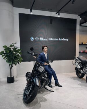 Sarunsathorn Tanawatcharawat Instagram - สุนทรีแห่งการขับขี่ 🏁
@millenniumauto @fooddiary_siamcheckin 
#bmw #bmwmillenniumauto #luxurydestinations 
#siamparagon #siamcheckin2024