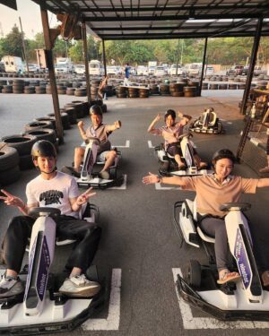Sarunsathorn Tanawatcharawat Instagram - Family gokart. My mom is a videographer.😂