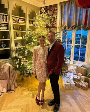 Sasha Instagram - 🎄🥰❤️🎄🤩🎄

#wewishyouamerrychristmas