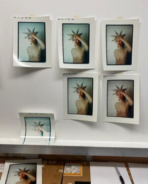 Sasha Frolova Instagram - The process from finish to start. Eloisa in a crown I made from a corn flakes cereal box. 

Photos for @tylermcgillivary FW23💗

Shout out to Lady Liberty (my forever inspiration) for holding down the fort. And @myowncolorlab for being a true sanctuary for darkroom enthusiasts.