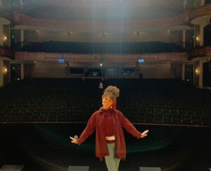 Sasha Hutchings Instagram - Hello Greenville! 🌽 Opening night @peacecenter #oklahomaontour