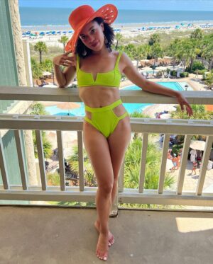 Sasha Hutchings Instagram - Gooseberry pie in sky 🧚🏽‍♀️
— Hanging out in La La Land 🌞💕😎

SEPT 13 — OCT 16

@oklahomabway @ctgla 
📸: @murphymade