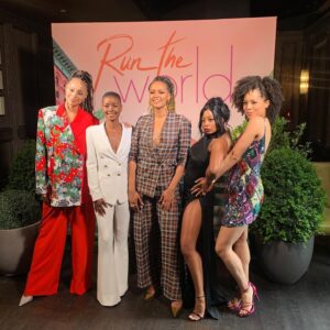 Sasha Hutchings Instagram - I can not and will not get over these WOMEN! @runtheworldstarz is a real gift. It is a balm for the heart after a long year. Come get this black girl magic baby. 👸🏽

Congratulations ladies
@leighdav 
@theyvetteleebowser
@amberonistevenswest
@andreabordeaux 
@corbinmreid 
@breshawebb