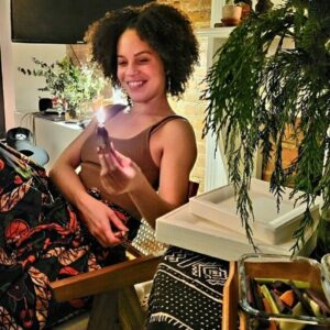 Sasha Hutchings Instagram - Soulstice Baby 🌚 🌞 12.21.22

Rang in a new year last night. Happy Birthday to meeeeee! Been ringing in a lot of joy and growth with my faves this season. Growth is hard. Take dance breaks. Gratitude is the salve. 

New moon winter solstice vibe check. What are you releasing? What are you welcoming? Keep it fresh!