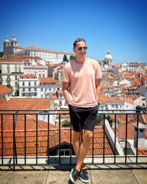 Sasha Roiz Instagram - Obrigado Portugal! #Lisboa🇵🇹