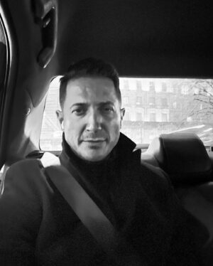 Sasha Roiz Instagram - NYC Noir 🖤