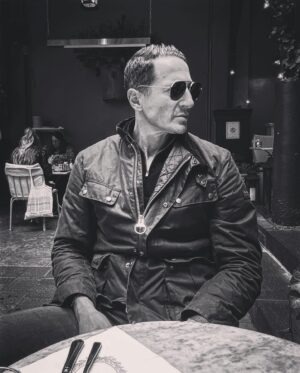 Sasha Roiz Instagram - NYC Noir 🖤