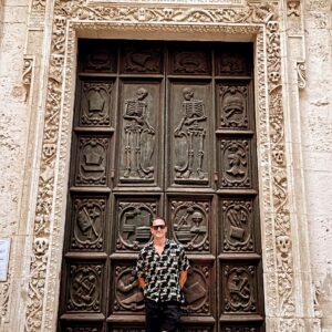 Sasha Roiz Instagram - I left my ❤️ in Puglia 🇮🇹 
Martina Franca, Ostuni, Polignano a Mare, Lecce, Alberobello, Monopoli, Bari, Lecce, Ostuni, Trani
