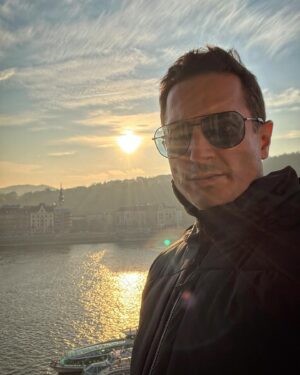 Sasha Roiz Instagram - The pest in Budapest 🇭🇺