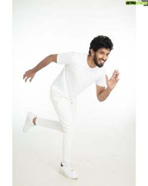 Sassi Selvaraj Instagram - Smile and move Forward!!❤️🖤

PC : @shutterx__
Outfit : @studio_pretta 

#white #photoshoot #indoor #actor #series #cinema #films #youtube #ott