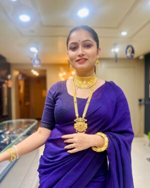 Satirtha Debnath Instagram - 💜🦋 
Jewellery @swarnakamaljewellers 

#sareelove #jewellery #goldcollection #swarnakamaljewellers #agartala #northeastindia