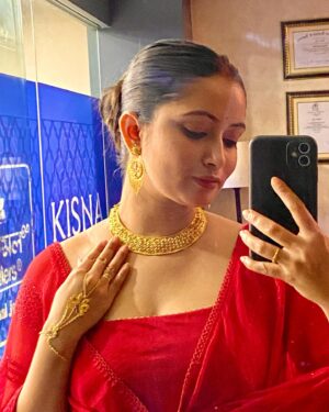 Satirtha Debnath Instagram - 🌹🌹