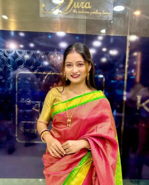 Satirtha Debnath Instagram - Isque re❤️❤️ 

#photooftheday #sareelove #ethnicwear #bengaligirl #instagood #instagram #instafashion #followｍe
