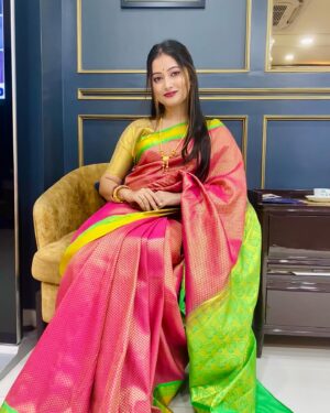 Satirtha Debnath Instagram - Isque re❤️❤️ 

#photooftheday #sareelove #ethnicwear #bengaligirl #instagood #instagram #instafashion #followｍe