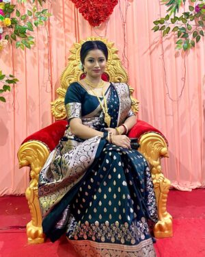 Satirtha Debnath Instagram - ❤️❤️

Hairstyle by @mmakeup_artist_rupali 
Saree @gourisankar.bastralaya