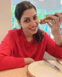 Actress Satna Titus HD Instagram Photos and Wallpapers June 2024