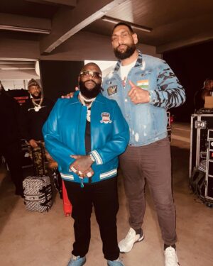 Satnam Singh Bhamara Instagram - With the Biggest Boss Rick Ross @richforever 🫡💪

#OneInABillion #BiggestBoss #RickRoss #AEW #SatnamSingh #AllEliteWrestling #AllElite #AEWIndia