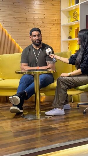 Satnam Singh Bhamara Instagram - Great Interview! Blessed!  @dainikjagrannews #satnamsingh #AllEliteWrestling #AllElite #AEW #AEWRampage #OneInABillion #SinghInRing #TheIndianGiant  #SinghIsKing  #mumbai #delhi