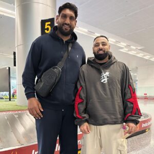 Satnam Singh Bhamara Instagram - Great to see you my friend @badboyshah  #Badshah  #satnamsingh #AllEliteWrestling #AllElite #AEW #AEWRampage #OneInABillion #SinghInRing #TheIndianGiant  #SinghIsKing  #Mumbai