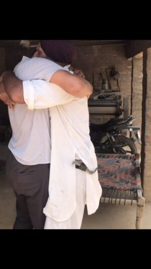 Satnam Singh Bhamara Instagram - #ThrowBack #2017 Two years after the @nba Draft, gave my pops the biggest surprise ever when I showed up to my house. Happy Fathers Day Pops ❤️❤️ #Bapu #FathersDay 

#OneInABillion #AEW #SinghInRing #AEWRampage #AEWDynamite #AEWDark #AllElite #SinghIsKing #ThrowBack #TheIndianGiant #FlashBack #PunjabiGiant #Sidhu #Baapu #LLSMW #Legend #FathersDay #Punjab #India