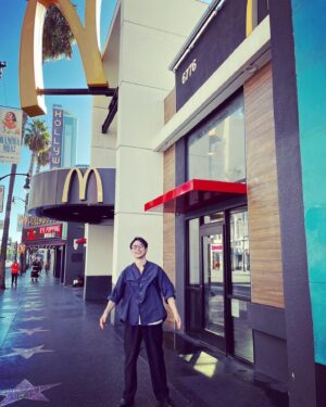Satoshi Tsumabuki Instagram - #mcdonalds 

#夜マック店長、本場アメリカで朝マック食べる

Sausage Burrito美味しかった！
アメリカ限定なのかな？サルサソースとの相性抜群

#夜マック 
#朝マック 
#マクドナルド
#ロサンゼルス