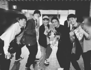 Satoshi Tsumabuki Instagram - ボクシング観戦

間違いなく今年一番の興奮

最高な試合でした

井上選手おめでとうございます

最強です

#井上尚弥
#ノニトドネア
#寺島しのぶ
#窪田正孝
#高良健吾
#馬場雄大
#ボクシング