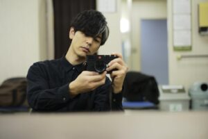 Satoshi Tsumabuki Instagram - 2022年。
後厄と思えないくらい幸せなことがいっぱいだった。
そんな日々に感謝。
皆様、良いお年を！

#後厄バイバイ
#やはり私は現場が大好きです
#getready1月8日スタート

2022… It was a year after what’s known in Japan as an “unlucky year”. However, it was filled with so many happy memories.  I appreciate every single day.
I wish everyone a very Happy New Year!!

#byebyetounluckyyear
#itrulylovefilmmaking
#getreadyjan8onair
