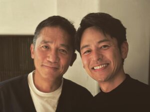 Satoshi Tsumabuki Instagram - #reunion

憧れの人と可愛い弟と

Thanks Calvin!

#トニーレオン
#池松壮亮
#カルバンチェン
#tonyleung
#梁朝偉
#sousukeikematsu 
#calvinchan
#壮亮だいぶ緊張してたな笑
