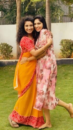 Satya sri Instagram - Very 1st reel with this smiley queen,
 bestie @vishnupriyaaofficial ❤️😘

#bestfrndsforever❤️ #réel 

#satyasri #vishnupriya #réel #firends #instagood #dance #bepositive #behappy #satyasrifanforever #sidishnu